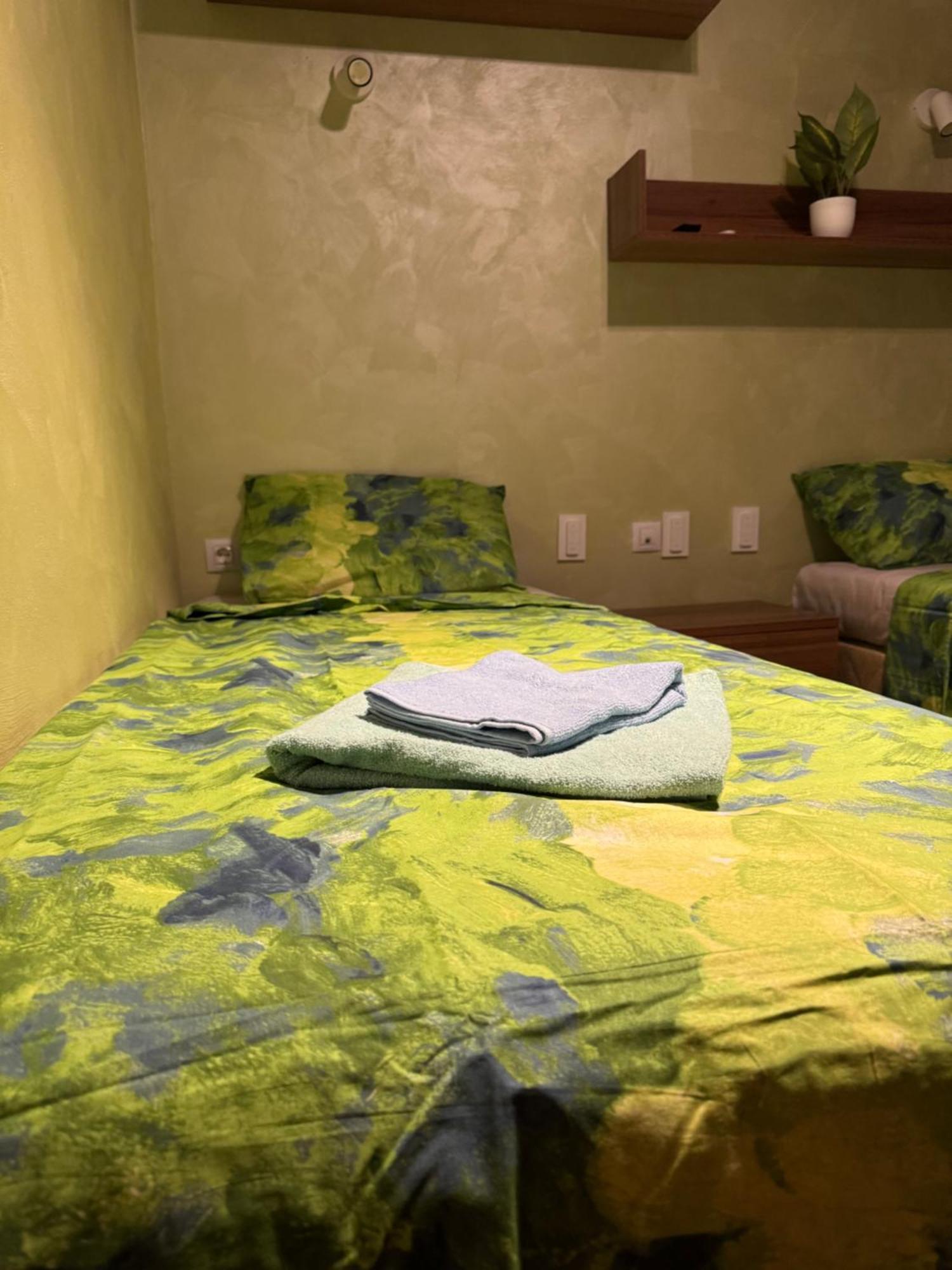 2-Bedroom, 2-Bathroom With Fireplace And Garden At Winslow Infinity Banszko Kültér fotó