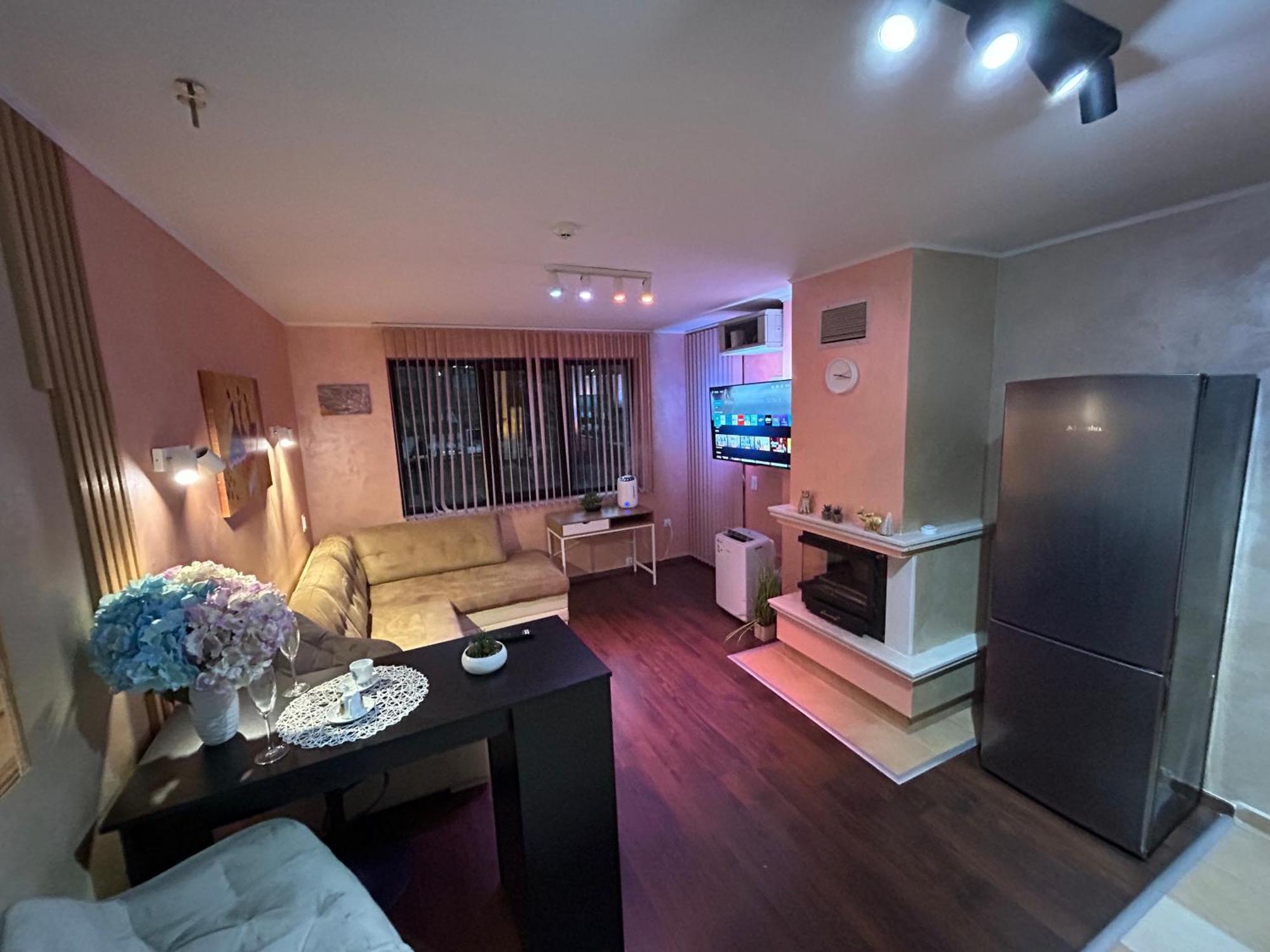 2-Bedroom, 2-Bathroom With Fireplace And Garden At Winslow Infinity Banszko Kültér fotó
