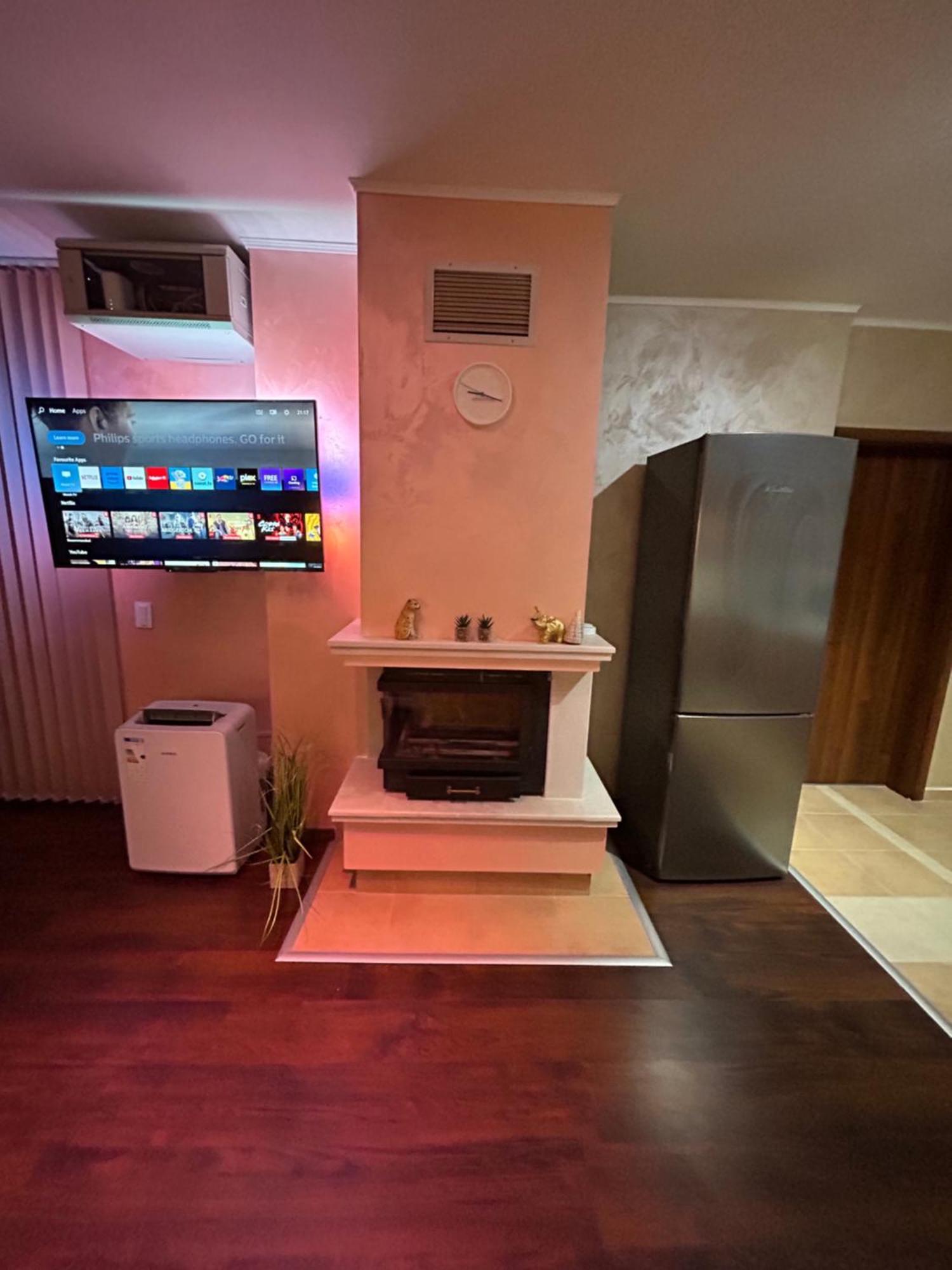 2-Bedroom, 2-Bathroom With Fireplace And Garden At Winslow Infinity Banszko Kültér fotó
