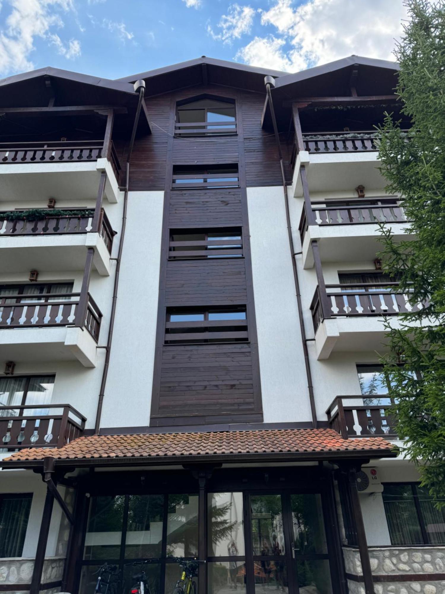 2-Bedroom, 2-Bathroom With Fireplace And Garden At Winslow Infinity Banszko Kültér fotó