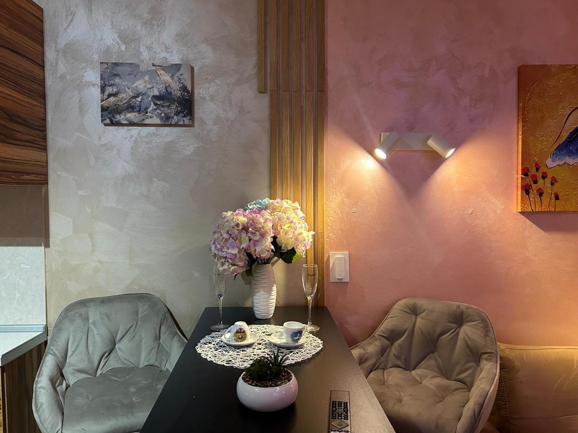 2-Bedroom, 2-Bathroom With Fireplace And Garden At Winslow Infinity Banszko Kültér fotó