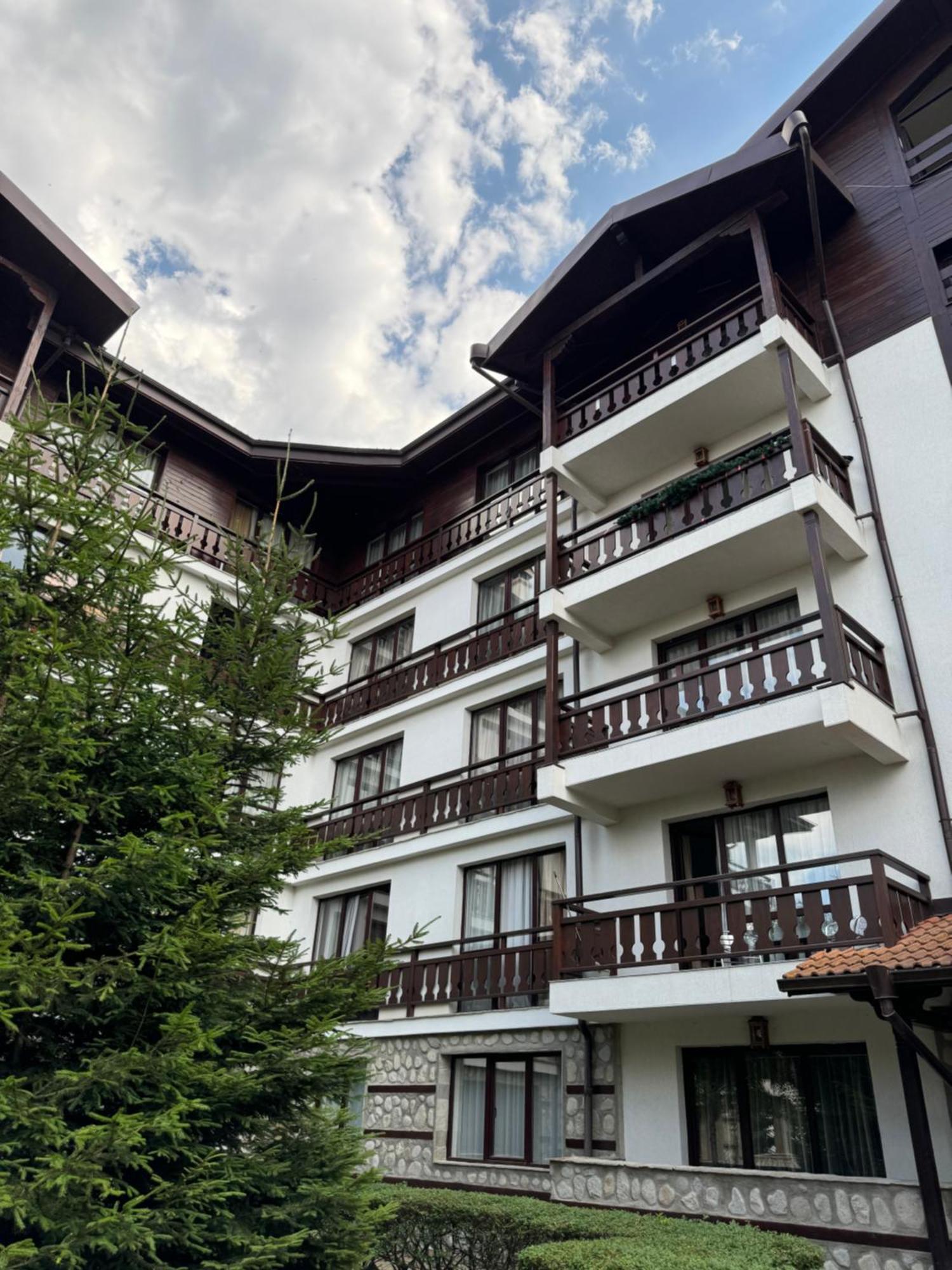 2-Bedroom, 2-Bathroom With Fireplace And Garden At Winslow Infinity Banszko Kültér fotó