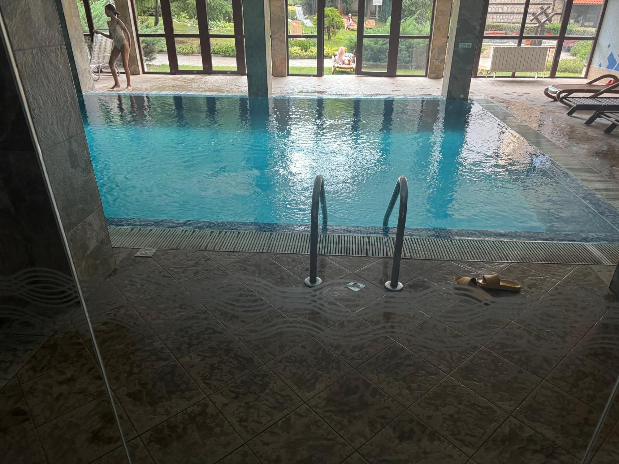2-Bedroom, 2-Bathroom With Fireplace And Garden At Winslow Infinity Banszko Kültér fotó