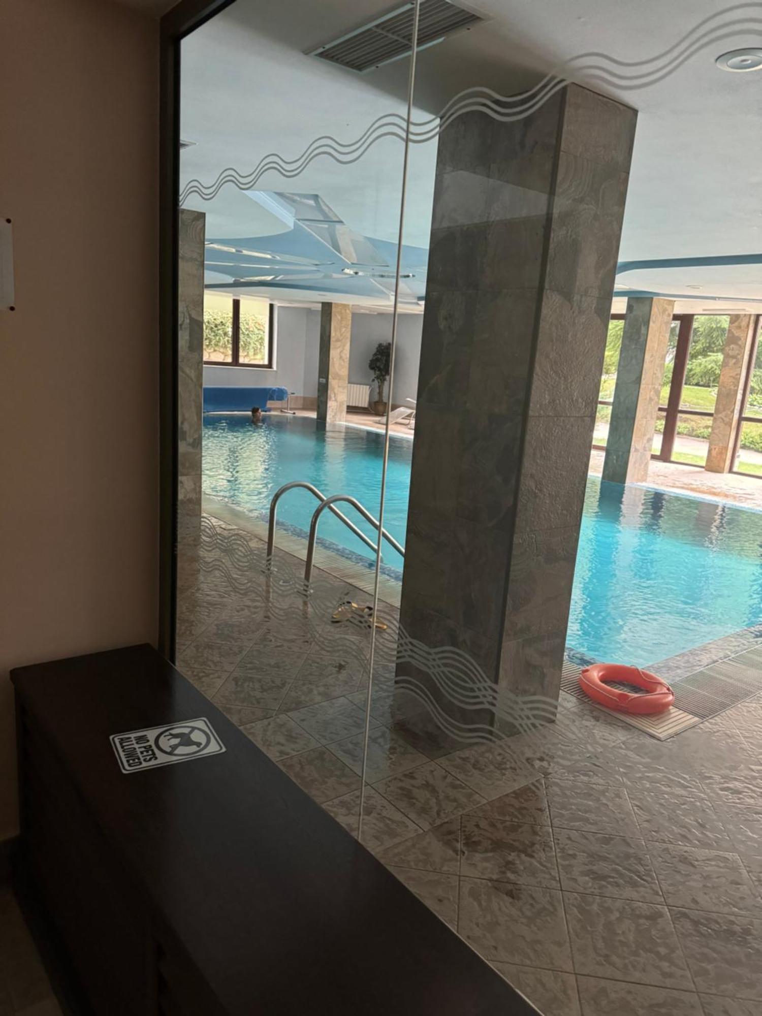 2-Bedroom, 2-Bathroom With Fireplace And Garden At Winslow Infinity Banszko Kültér fotó