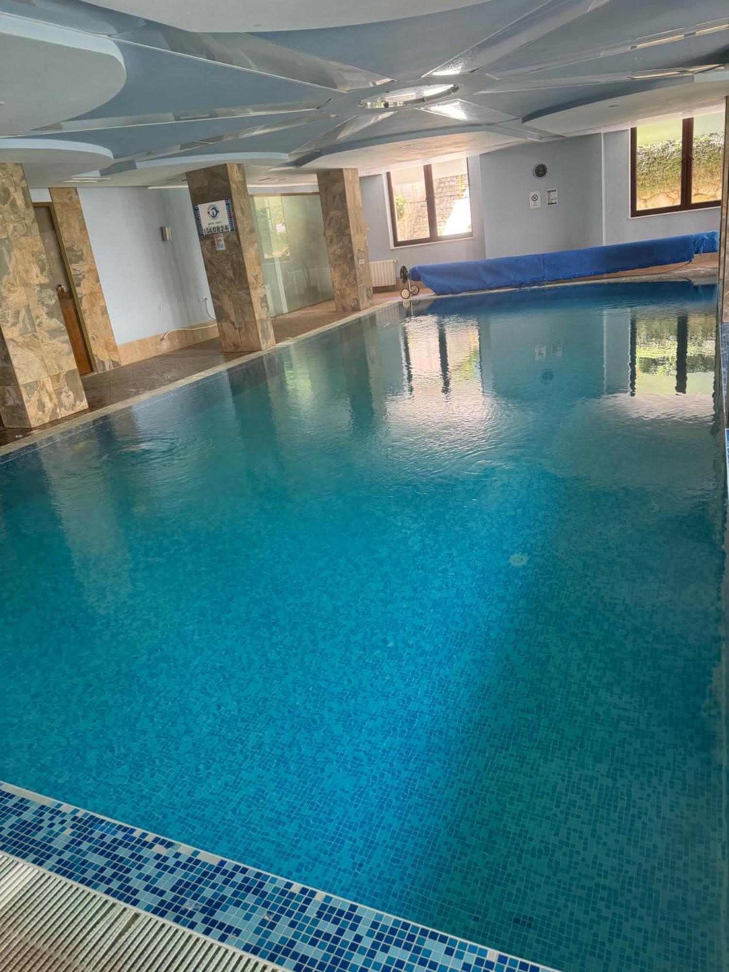 2-Bedroom, 2-Bathroom With Fireplace And Garden At Winslow Infinity Banszko Kültér fotó